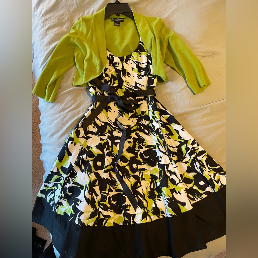 Jessica Howard Black and Green Floral Midi Dress